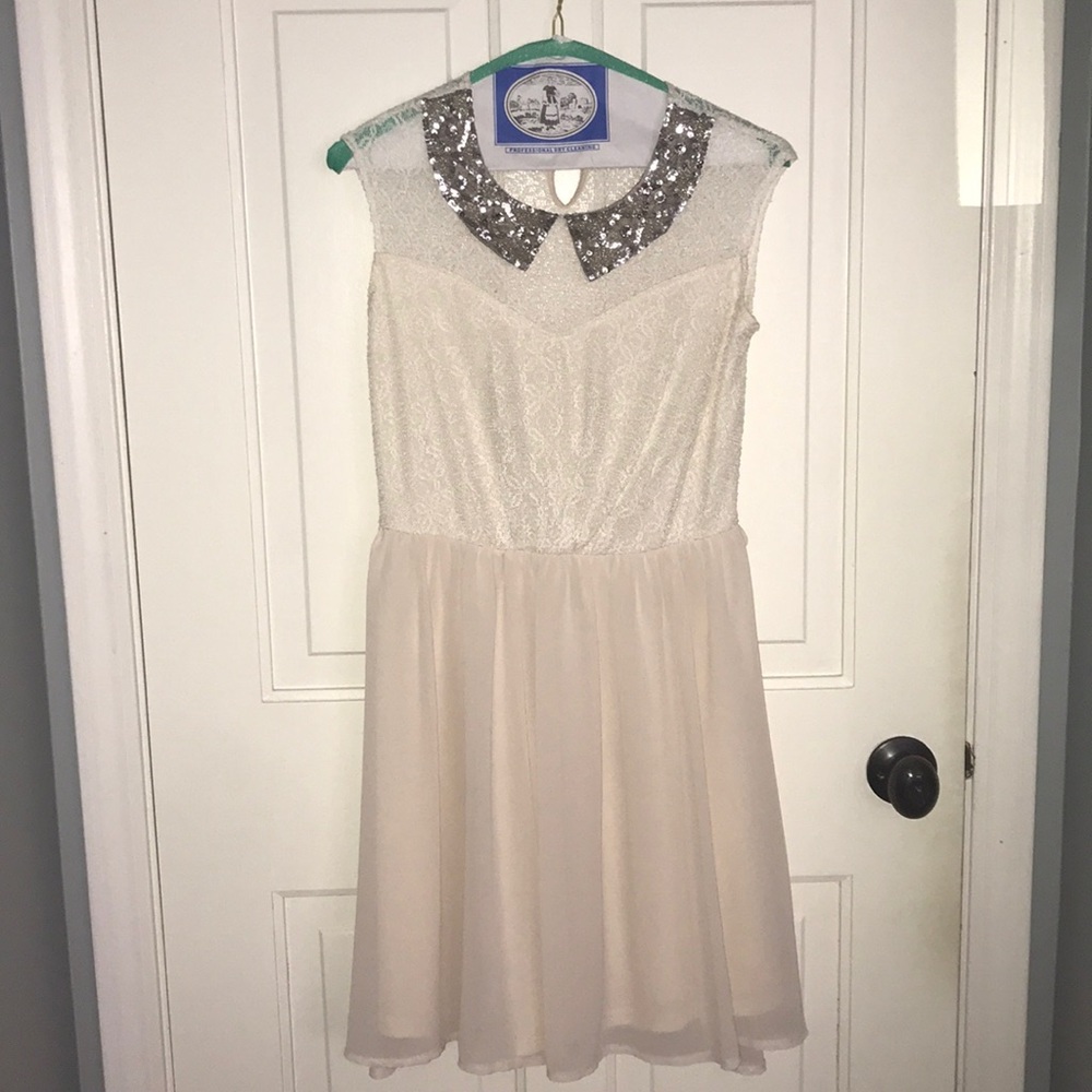 Decorative collared dress